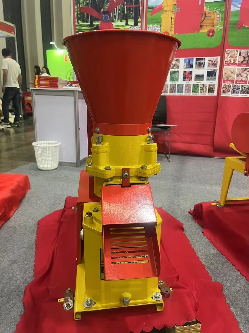 آلة تصنيع حبيبات الخشب الأكثر  - مراجعة Wood Pellet Making Machine وسعره